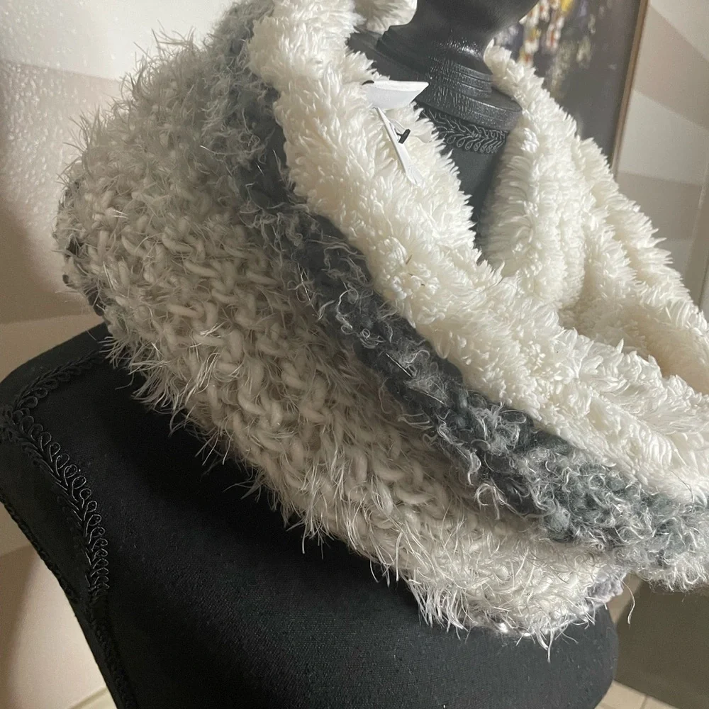 Sonoma grey and white faux fur infinity scarf. NEW